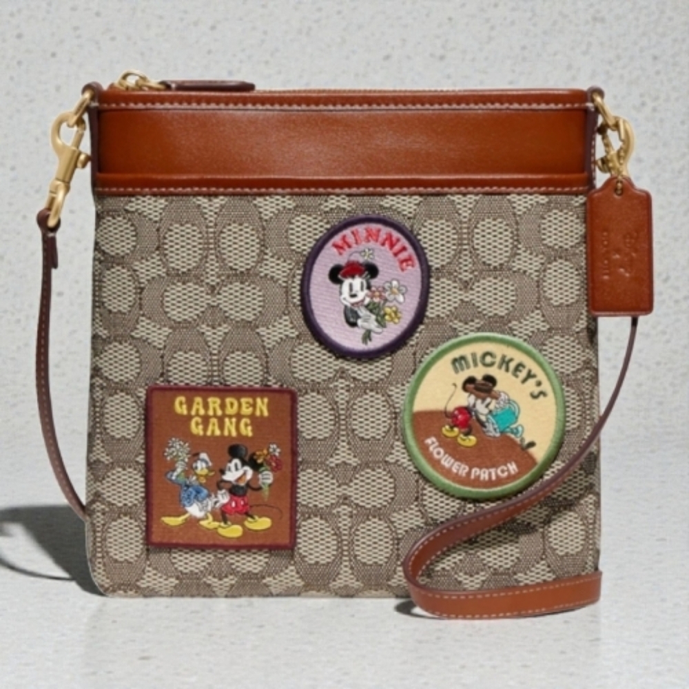 🆕️Disney X Coach LIMITED EDITION Kitt Messenger Crossbody